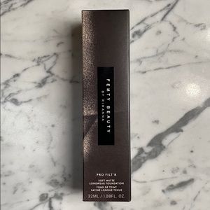 BNIB Fenty Beauty Pro Filt’R Soft Matte Foundation